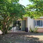Charming Quiet Pool Villa Toulon