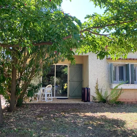 Charming Quiet Pool Villa Toulon