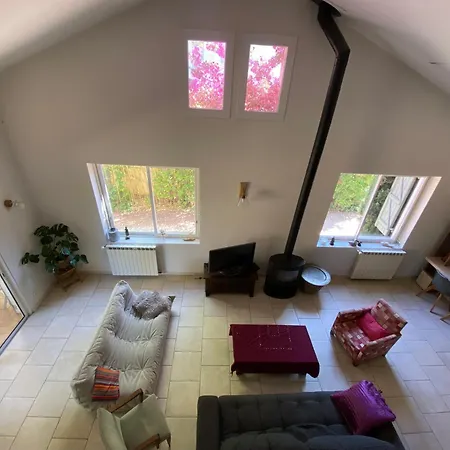 فيلة Charming Quiet Pool