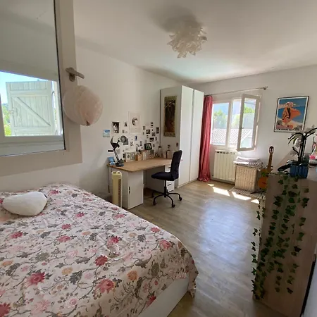 Charming Quiet Pool 别墅