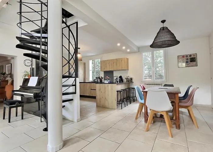 Charming Quiet Pool Villa