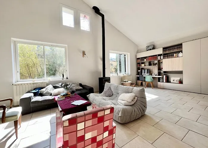 Charming Quiet Pool *