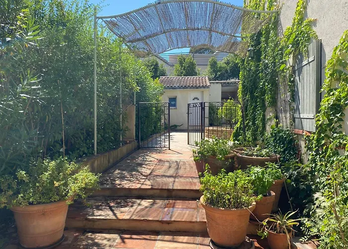 Charming Quiet Pool Villa