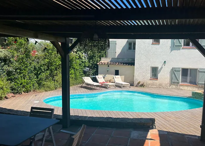Charming Quiet Pool Villa Toulon